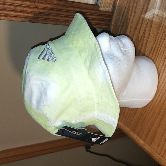 ADIDAS BUCKET HAT